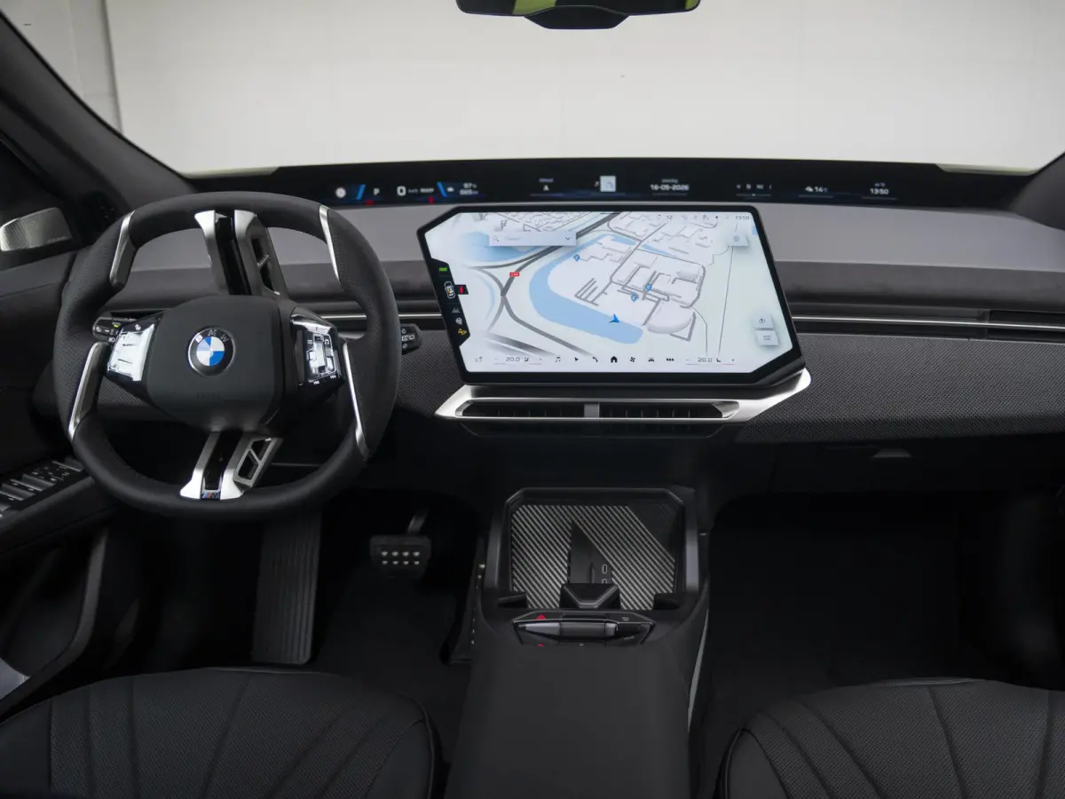 50 xDrive | M Sportpakket | Innovation Pack | Stuurwielrand verwarmd | Panoramadak | Stoelverwarming | 3D Head-Up Display | Harman-Kardon | Trekhaak