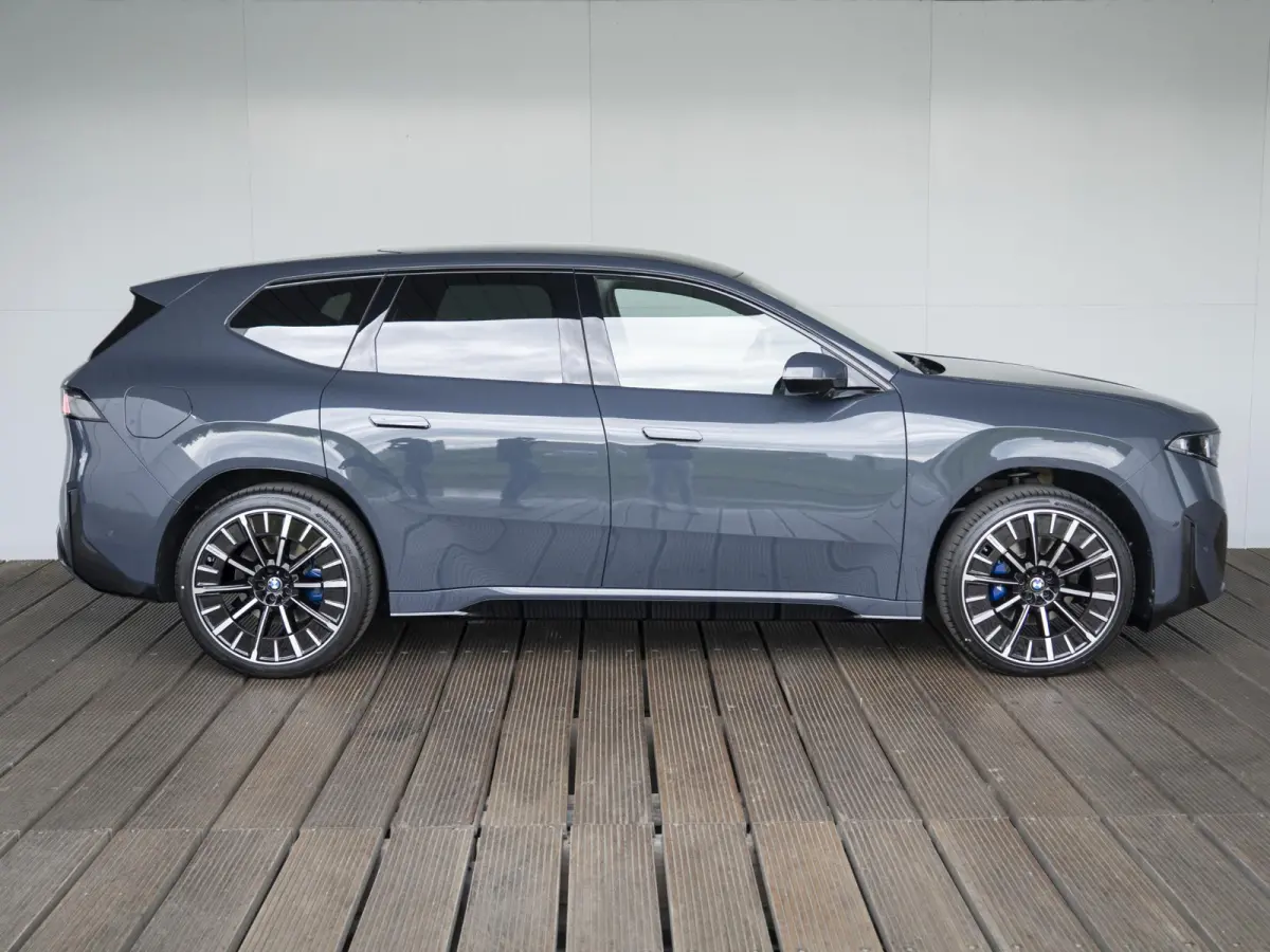 50 xDrive | M Sportpakket | Innovation Pack | Stuurwielrand verwarmd | Panoramadak | Stoelverwarming | 3D Head-Up Display | Harman-Kardon | Trekhaak