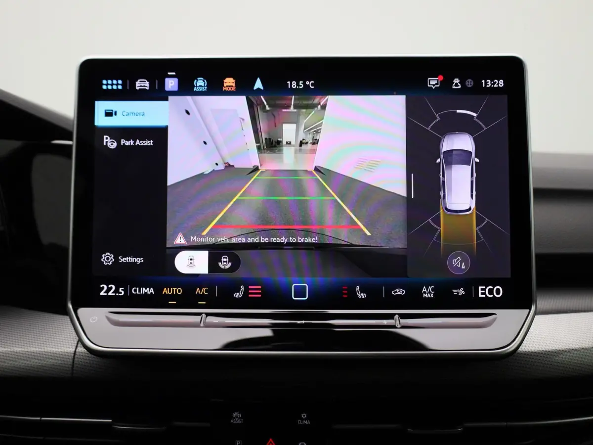 1.5 eHybrid Style Edition 204 PK| Origineel Nederlands | 1e Eigenaar | Navigatie | Stoelverwarming | Stuurwielverwarming | LED Matrix | Achteruitrijcamera