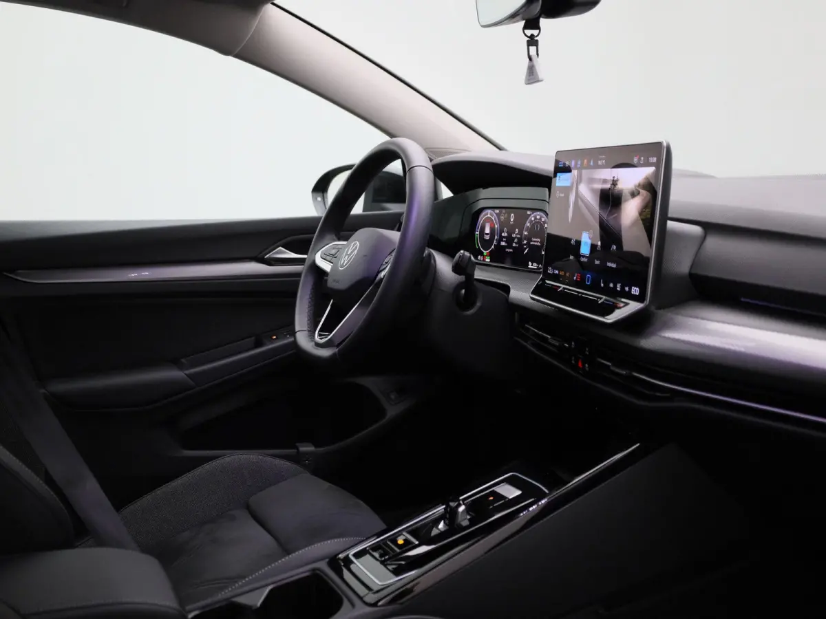 1.5 eHybrid Style Edition 204 PK| Origineel Nederlands | 1e Eigenaar | Navigatie | Stoelverwarming | Stuurwielverwarming | LED Matrix | Achteruitrijcamera