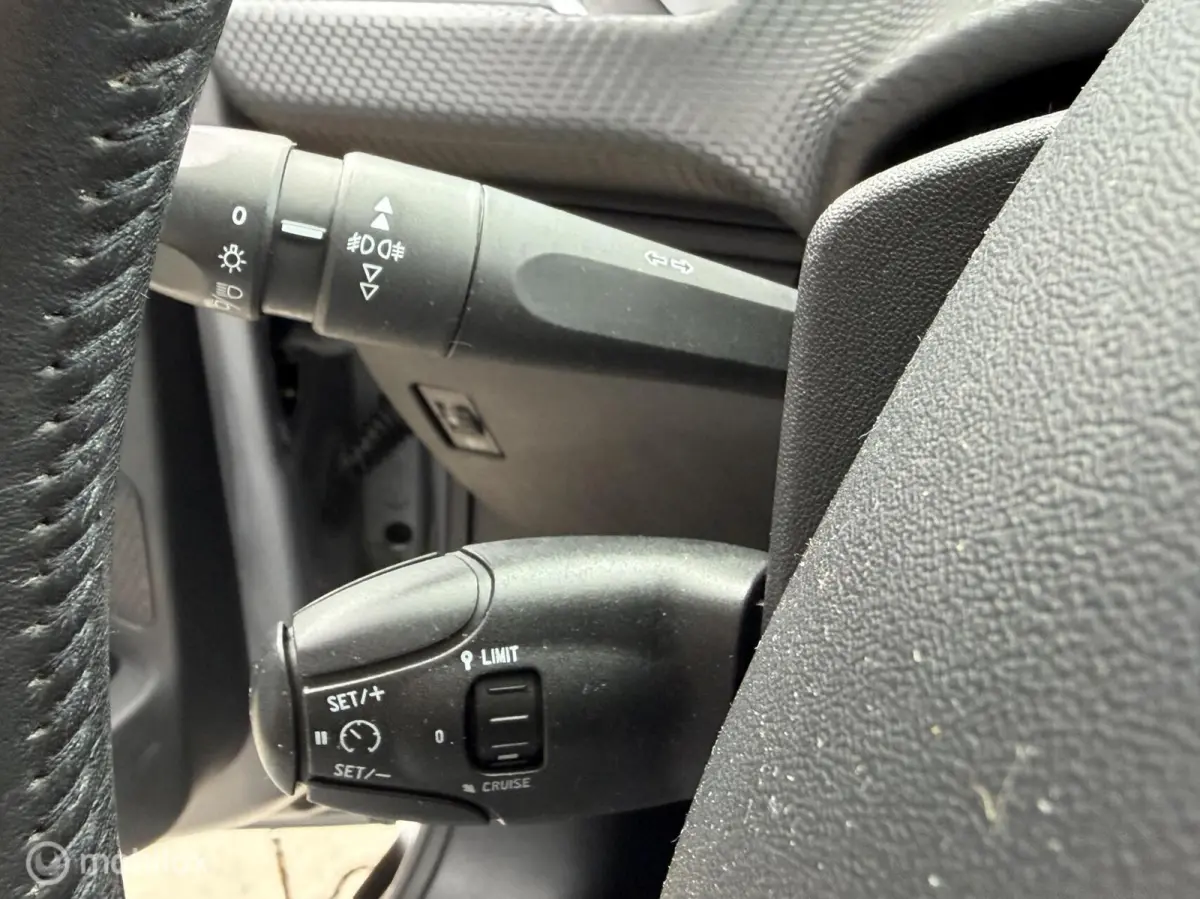 1.2 82PK Active | CRUISE | NAVI | CARPLAY |