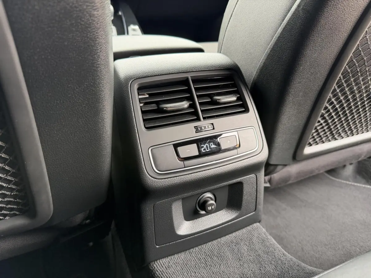 40 TFSI S edition Competition 204pk Automaat | Stoelverwarming | Head-up display | Bang&Olufsen 3D soundsystem | Lendensteun | Stuurwiel verwarmd | Verkeersbord detectie | Climate & cruise c