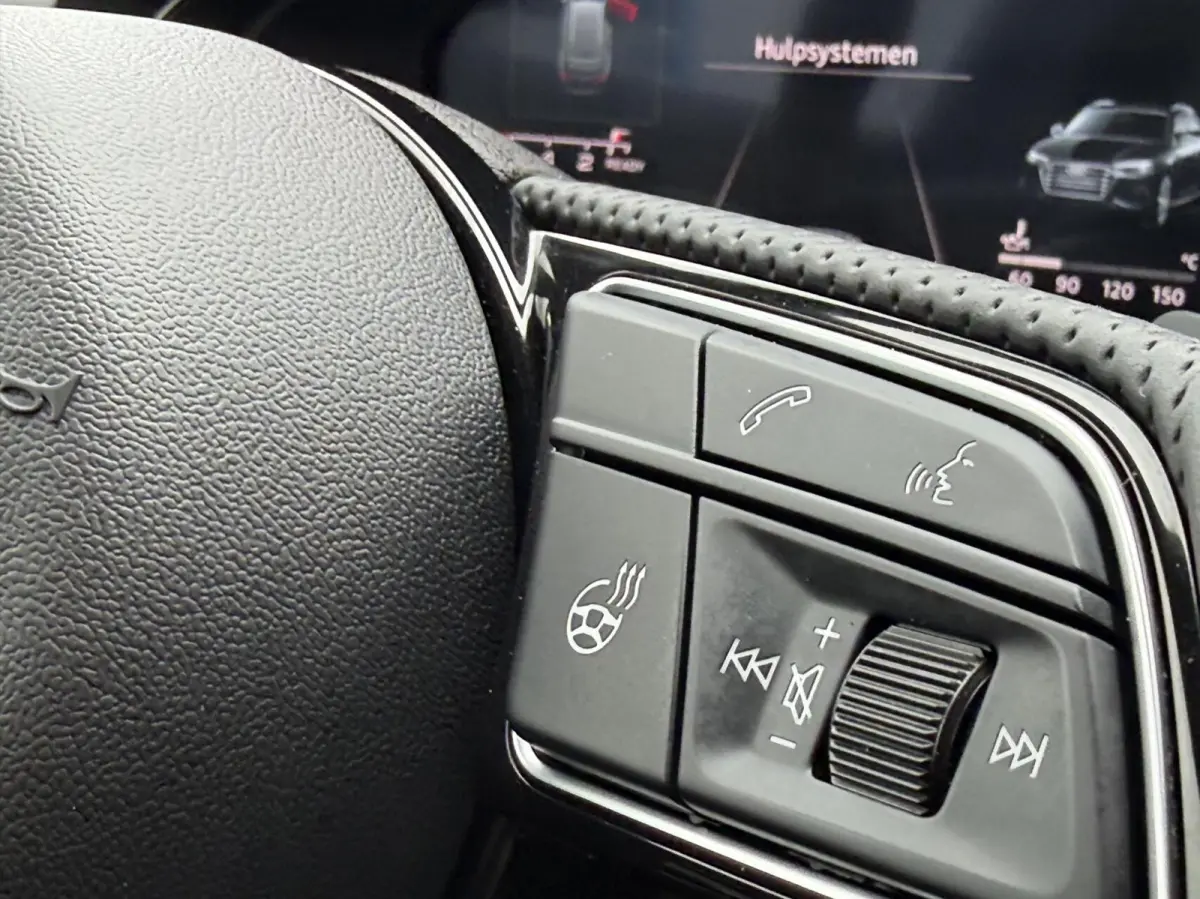40 TFSI S edition Competition 204pk Automaat | Stoelverwarming | Head-up display | Bang&Olufsen 3D soundsystem | Lendensteun | Stuurwiel verwarmd | Verkeersbord detectie | Climate & cruise c