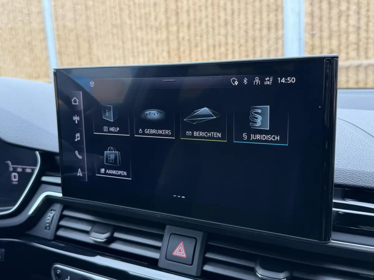 40 TFSI S edition Competition 204pk Automaat | Stoelverwarming | Head-up display | Bang&Olufsen 3D soundsystem | Lendensteun | Stuurwiel verwarmd | Verkeersbord detectie | Climate & cruise c