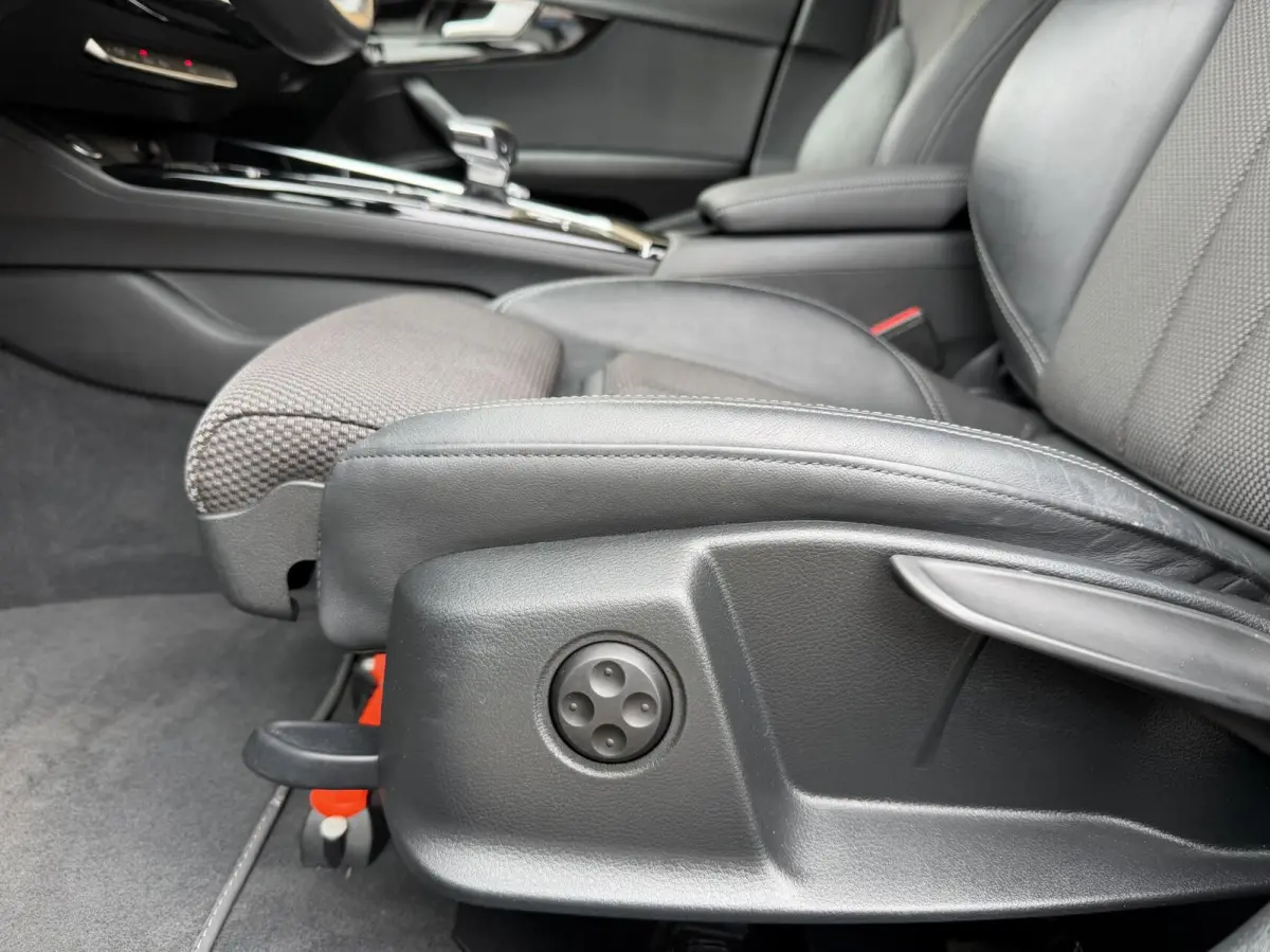 40 TFSI S edition Competition 204pk Automaat | Stoelverwarming | Head-up display | Bang&Olufsen 3D soundsystem | Lendensteun | Stuurwiel verwarmd | Verkeersbord detectie | Climate & cruise c
