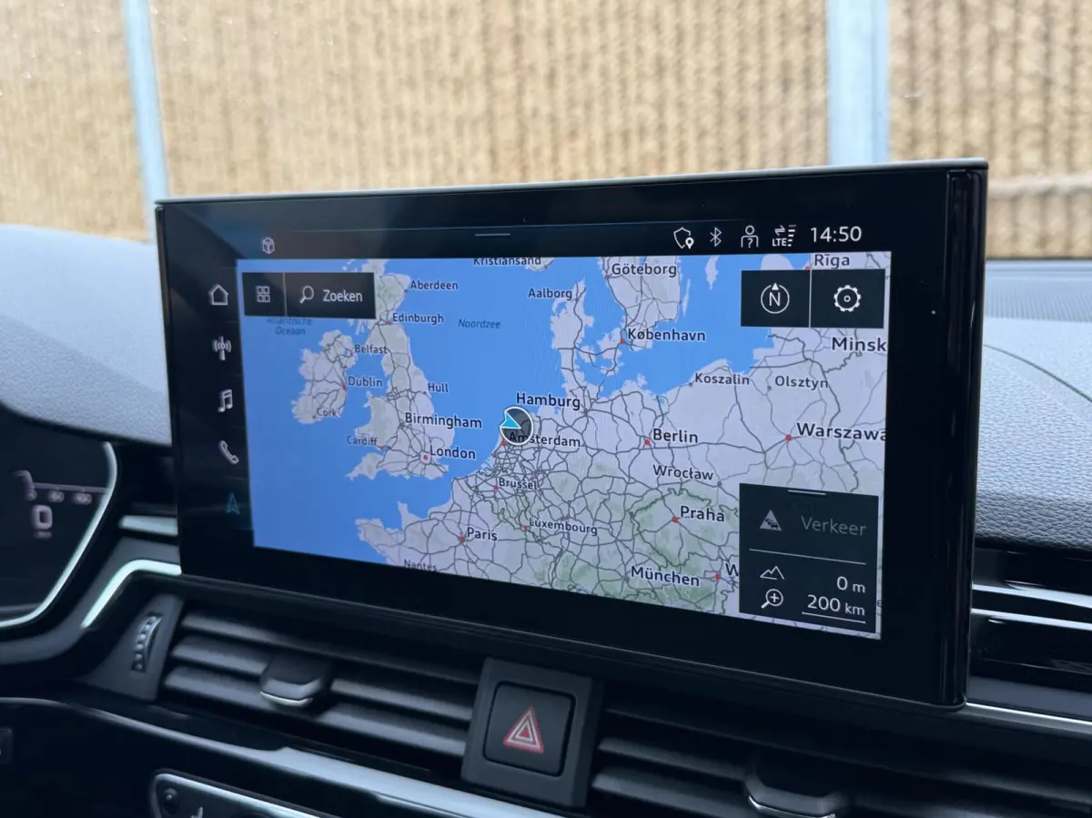 40 TFSI S edition Competition 204pk Automaat | Stoelverwarming | Head-up display | Bang&Olufsen 3D soundsystem | Lendensteun | Stuurwiel verwarmd | Verkeersbord detectie | Climate & cruise c