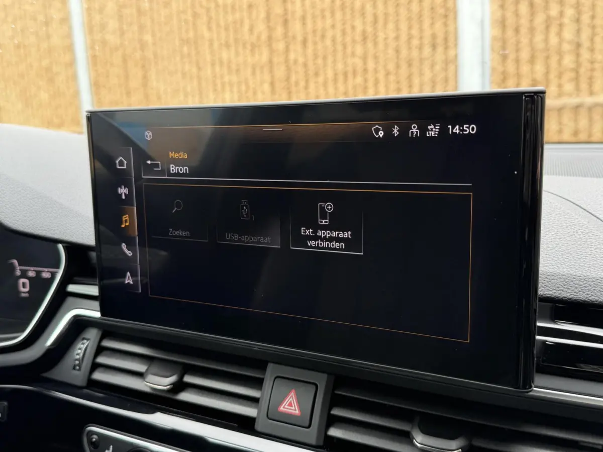 40 TFSI S edition Competition 204pk Automaat | Stoelverwarming | Head-up display | Bang&Olufsen 3D soundsystem | Lendensteun | Stuurwiel verwarmd | Verkeersbord detectie | Climate & cruise c