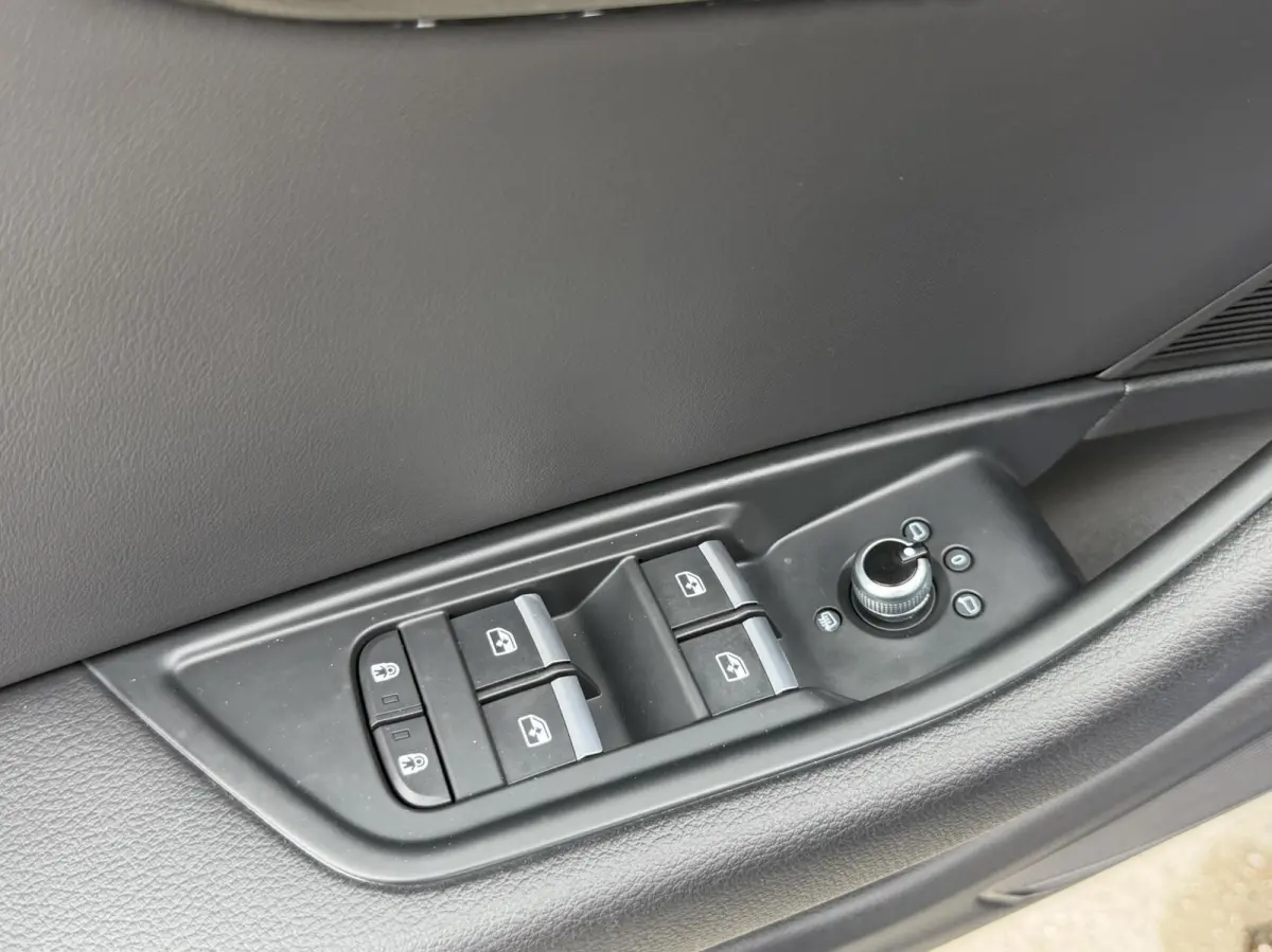 40 TFSI S edition Competition 204pk Automaat | Stoelverwarming | Head-up display | Bang&Olufsen 3D soundsystem | Lendensteun | Stuurwiel verwarmd | Verkeersbord detectie | Climate & cruise c