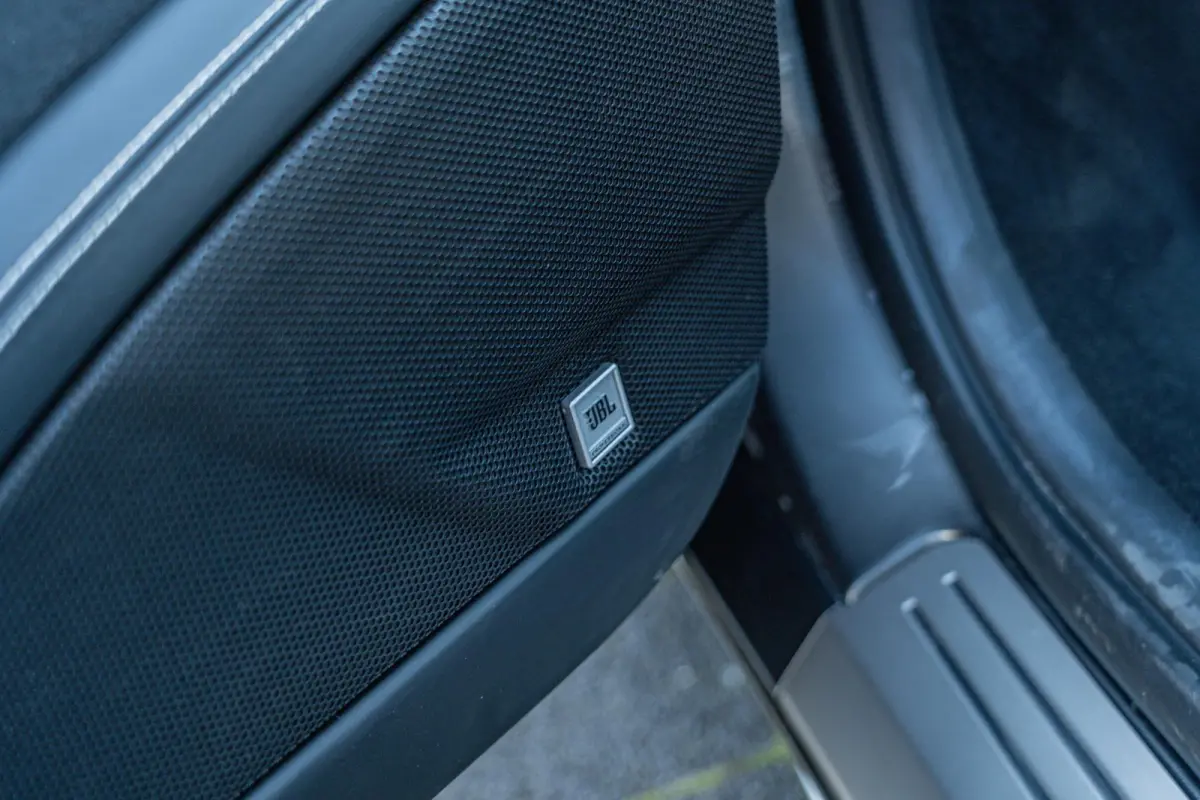 | CARBON RACING SEATS | LIFT | AFS | CAMERA | ALCANTARA | BTW |