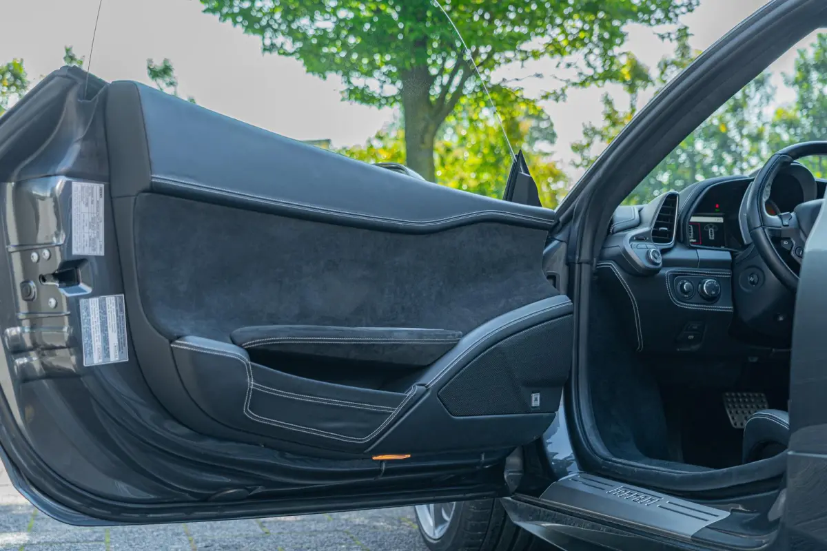 | CARBON RACING SEATS | LIFT | AFS | CAMERA | ALCANTARA | BTW |