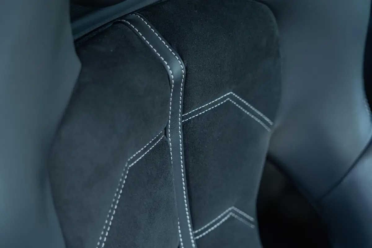 | CARBON RACING SEATS | LIFT | AFS | CAMERA | ALCANTARA | BTW |