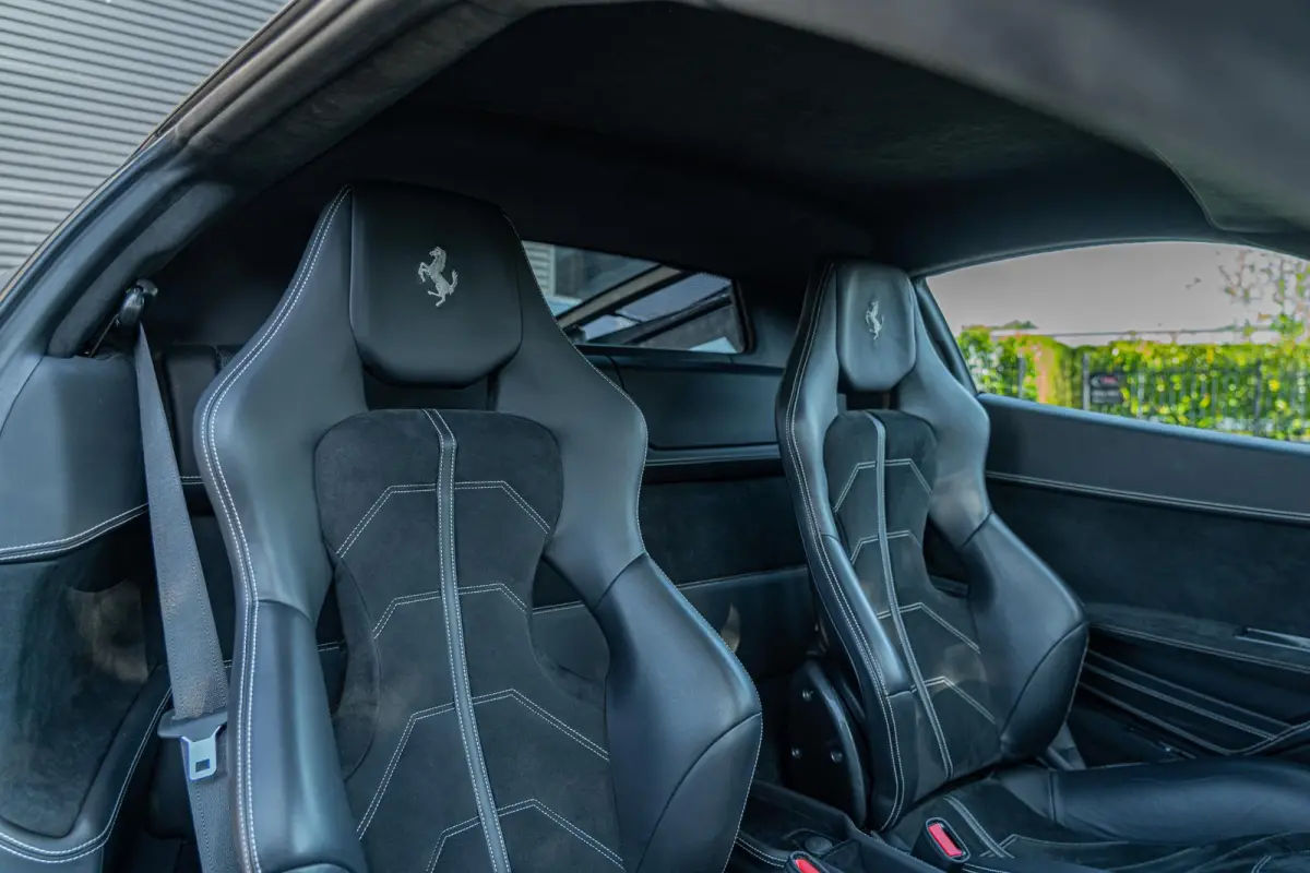 | CARBON RACING SEATS | LIFT | AFS | CAMERA | ALCANTARA | BTW |