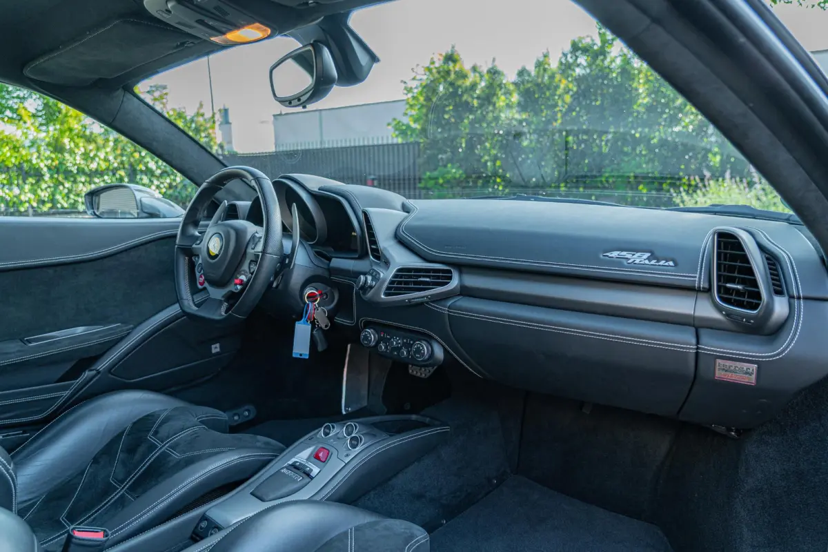 | CARBON RACING SEATS | LIFT | AFS | CAMERA | ALCANTARA | BTW |