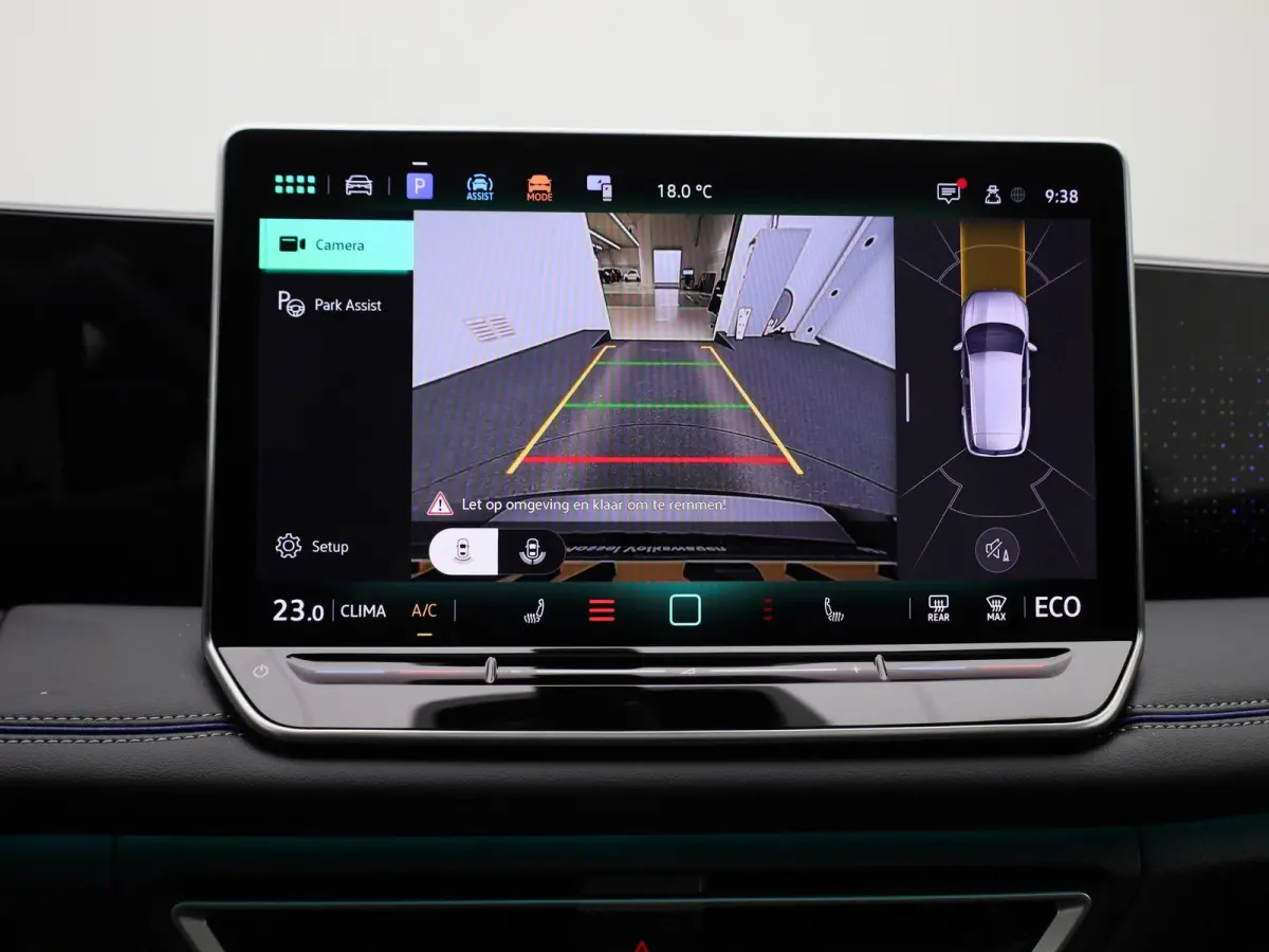 1.5 eHybrid R-Line Edition 204 PK| Origineel Nederlands | 1e Eigenaar | Panoramdak | Navigatie | Achteruitrijcamera | Achterklep Elektrisch | Stoelverwarming | Stuurwielverwarming