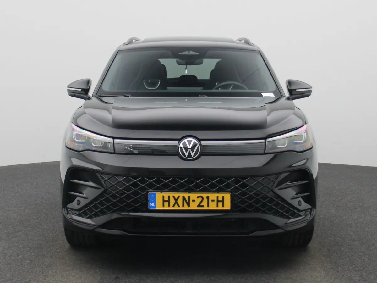 1.5 eHybrid R-Line Edition 204 PK| Origineel Nederlands | 1e Eigenaar | Panoramdak | Navigatie | Achteruitrijcamera | Achterklep Elektrisch | Stoelverwarming | Stuurwielverwarming