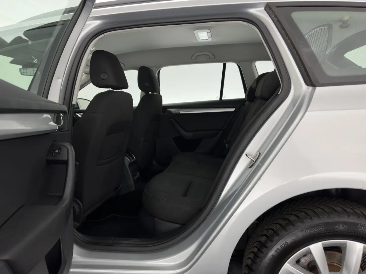 1.6 TDI Greentech Ambition Business (INCL-BTW) *NAVI-FULLMAP | COMFORTSEATS | ECC | AMUNDSEN-AUDIO | PARKPILOT | CRUISE | 16''ALU*