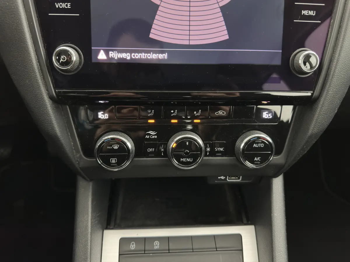 1.6 TDI Greentech Ambition Business (INCL-BTW) *NAVI-FULLMAP | COMFORTSEATS | ECC | AMUNDSEN-AUDIO | PARKPILOT | CRUISE | 16''ALU*