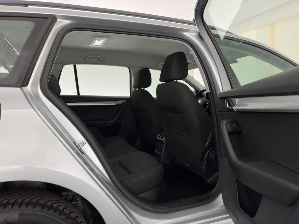 1.6 TDI Greentech Ambition Business (INCL-BTW) *NAVI-FULLMAP | COMFORTSEATS | ECC | AMUNDSEN-AUDIO | PARKPILOT | CRUISE | 16''ALU*
