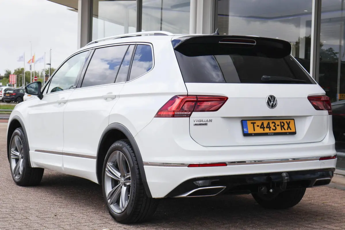 2.0 TDI 150pk DSG Highline Business R-line 7p. | Panoramadak | Trekhaak | Navigatie | PDC | Stoelverwarming