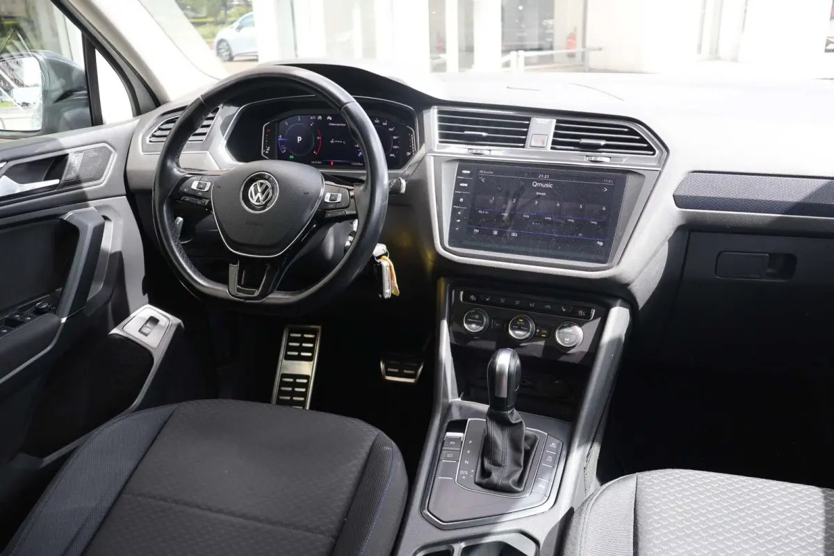 2.0 TDI 150pk DSG Highline Business R-line 7p. | Panoramadak | Trekhaak | Navigatie | PDC | Stoelverwarming