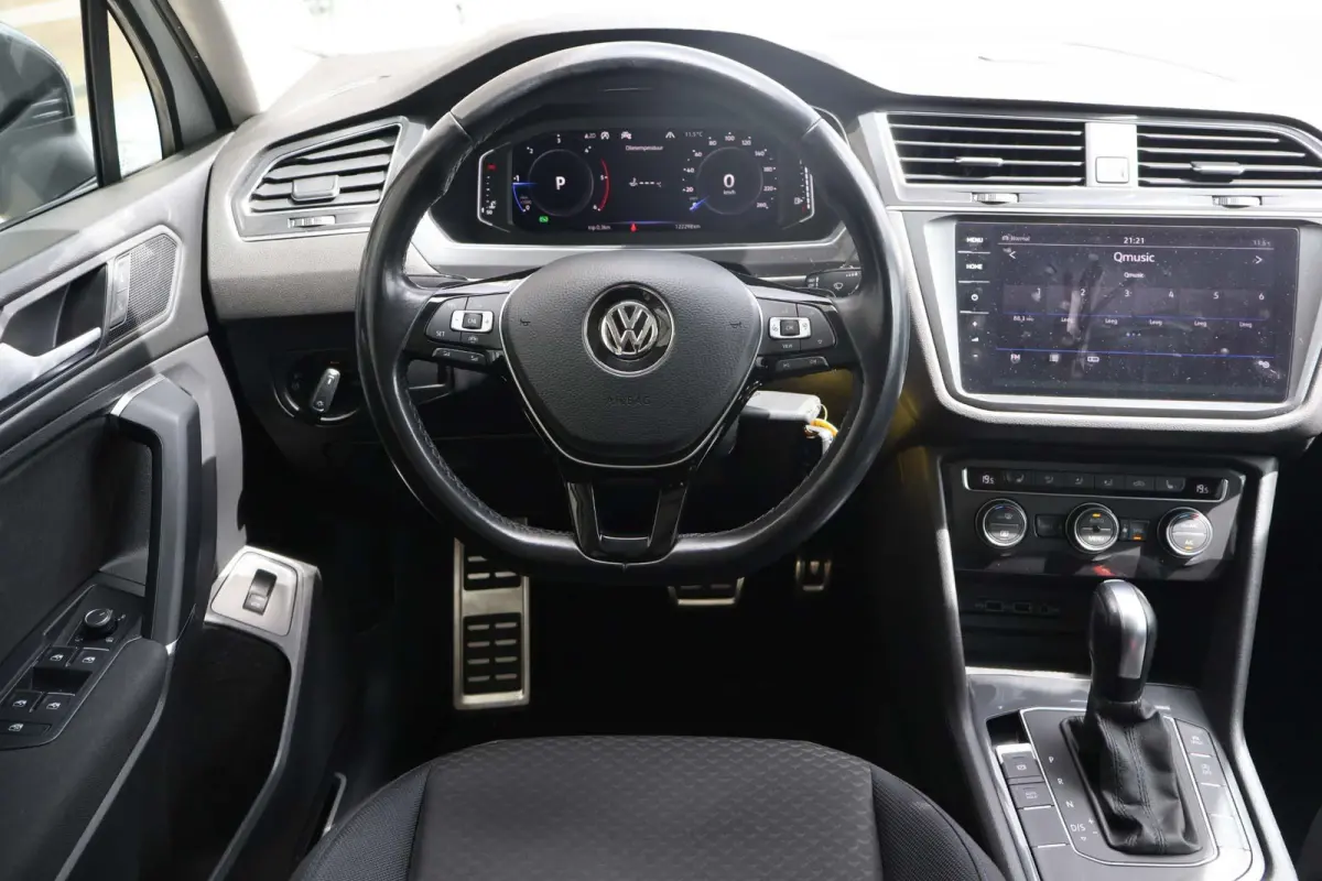 2.0 TDI 150pk DSG Highline Business R-line 7p. | Panoramadak | Trekhaak | Navigatie | PDC | Stoelverwarming