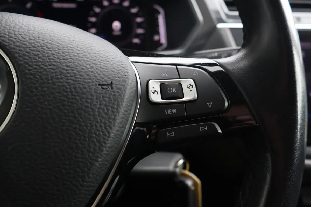2.0 TDI 150pk DSG Highline Business R-line 7p. | Panoramadak | Trekhaak | Navigatie | PDC | Stoelverwarming