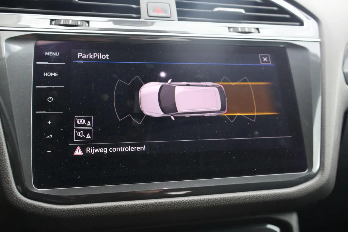 2.0 TDI 150pk DSG Highline Business R-line 7p. | Panoramadak | Trekhaak | Navigatie | PDC | Stoelverwarming