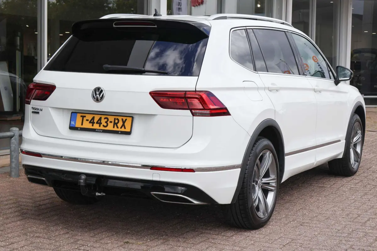 2.0 TDI 150pk DSG Highline Business R-line 7p. | Panoramadak | Trekhaak | Navigatie | PDC | Stoelverwarming