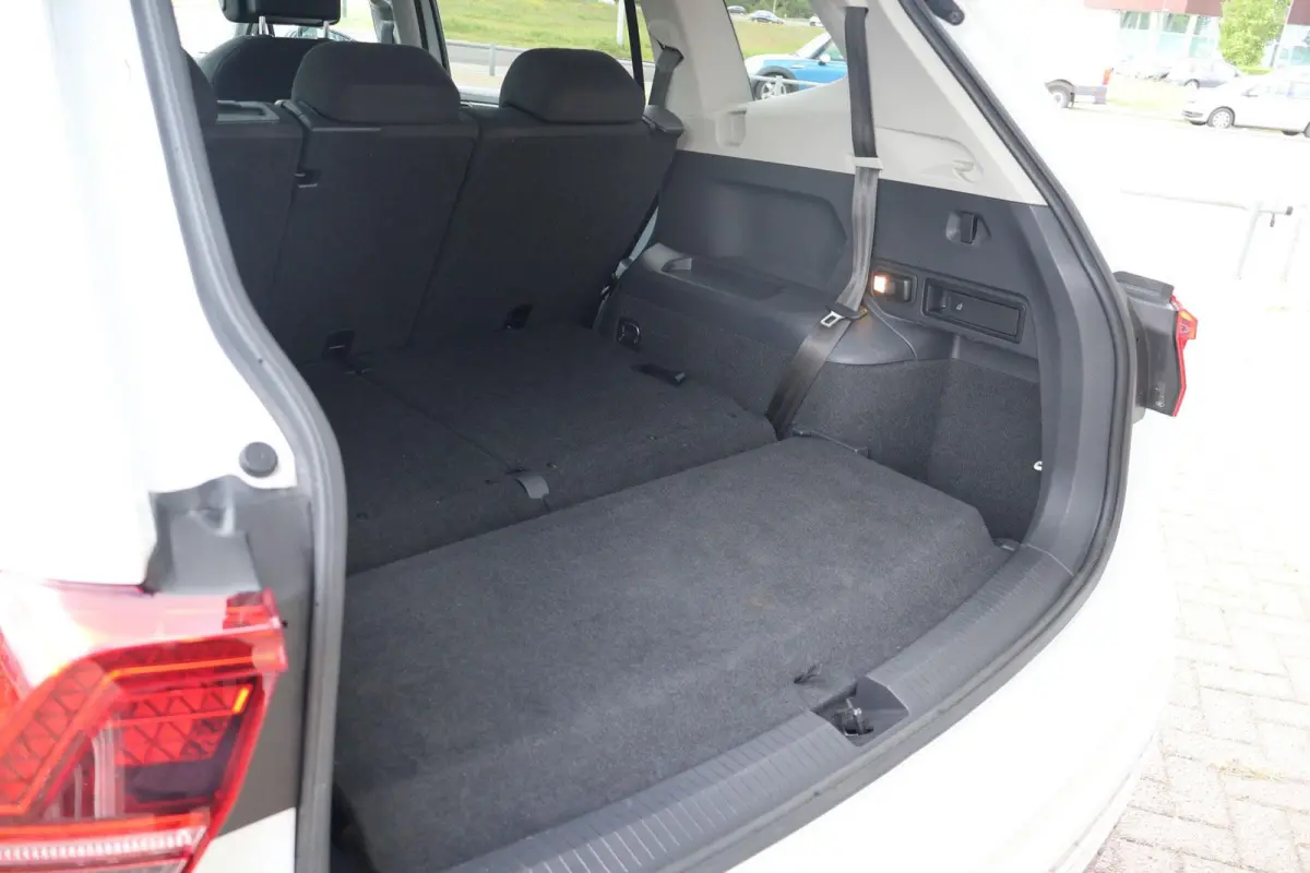2.0 TDI 150pk DSG Highline Business R-line 7p. | Panoramadak | Trekhaak | Navigatie | PDC | Stoelverwarming