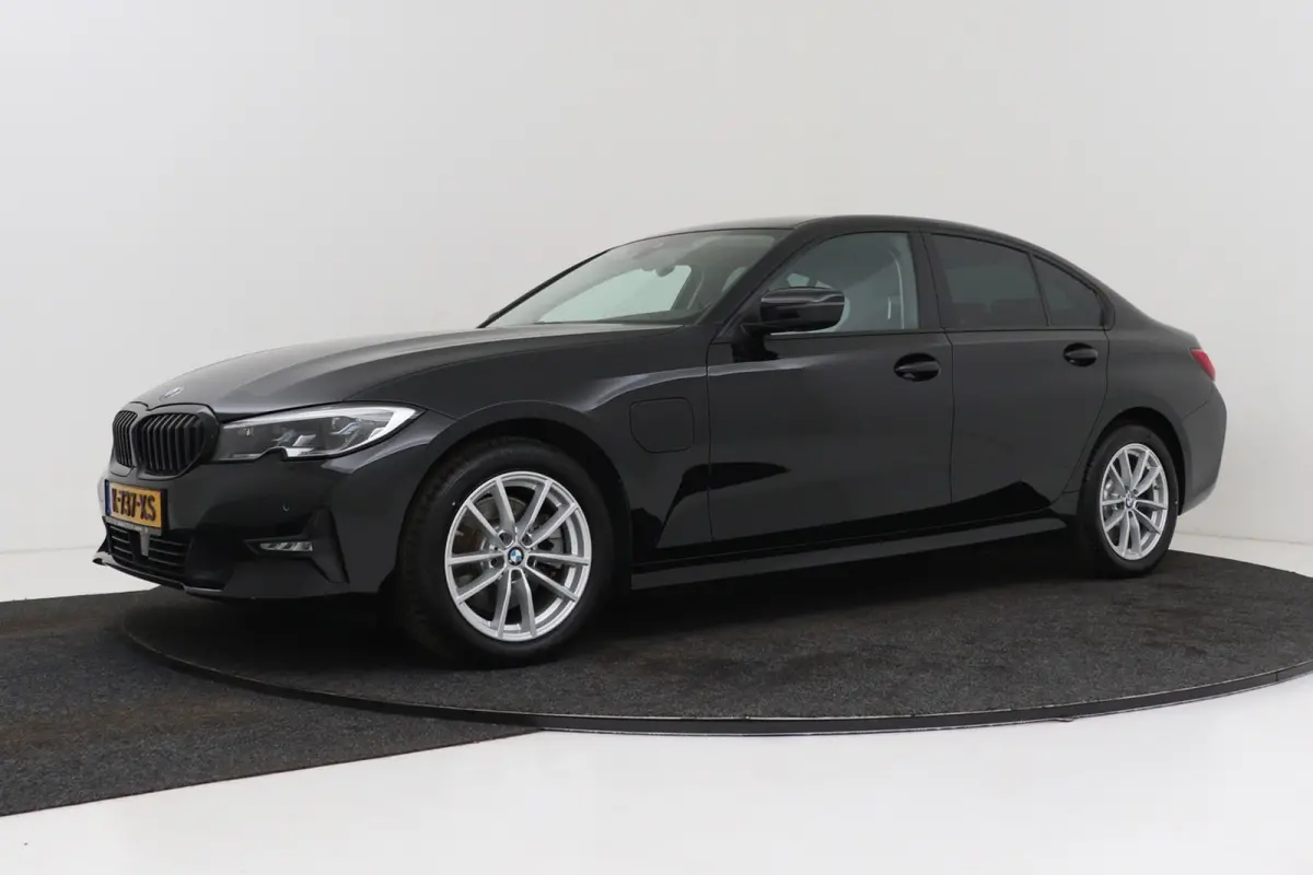 320e Business Edition Plus | Org NL | Leer | Sportstoelen | CarPlay | Stoelverwarming | Digital Cockpit |