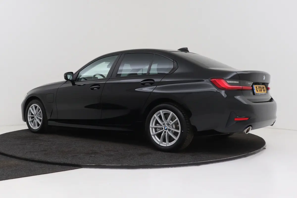 320e Business Edition Plus | Org NL | Leer | Sportstoelen | CarPlay | Stoelverwarming | Digital Cockpit |