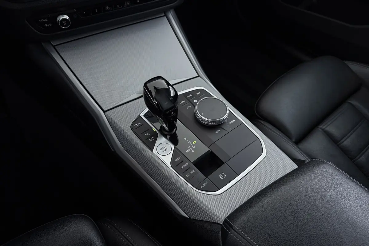 320e Business Edition Plus | Org NL | Leer | Sportstoelen | CarPlay | Stoelverwarming | Digital Cockpit |