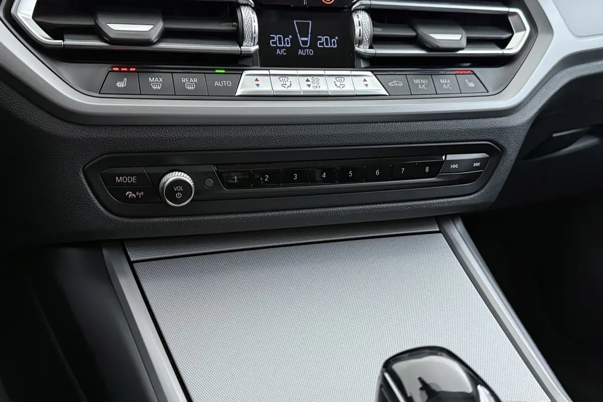 320e Business Edition Plus | Org NL | Leer | Sportstoelen | CarPlay | Stoelverwarming | Digital Cockpit |