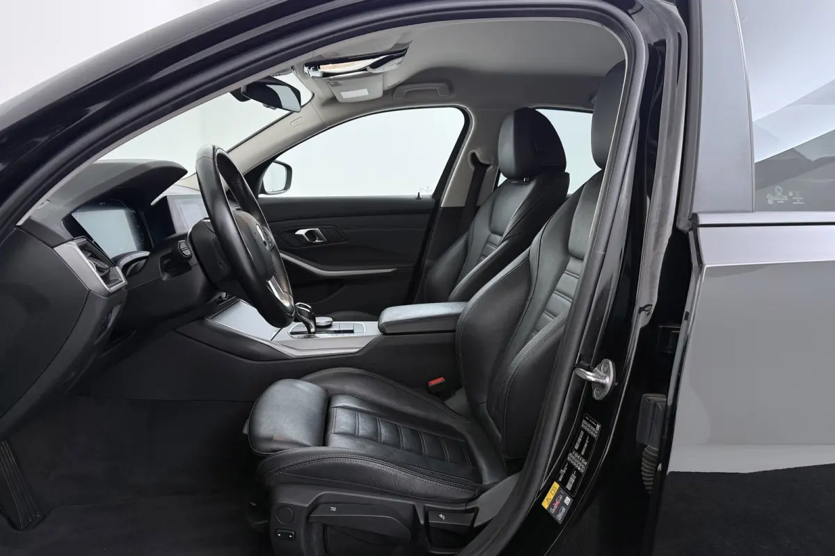320e Business Edition Plus | Org NL | Leer | Sportstoelen | CarPlay | Stoelverwarming | Digital Cockpit |