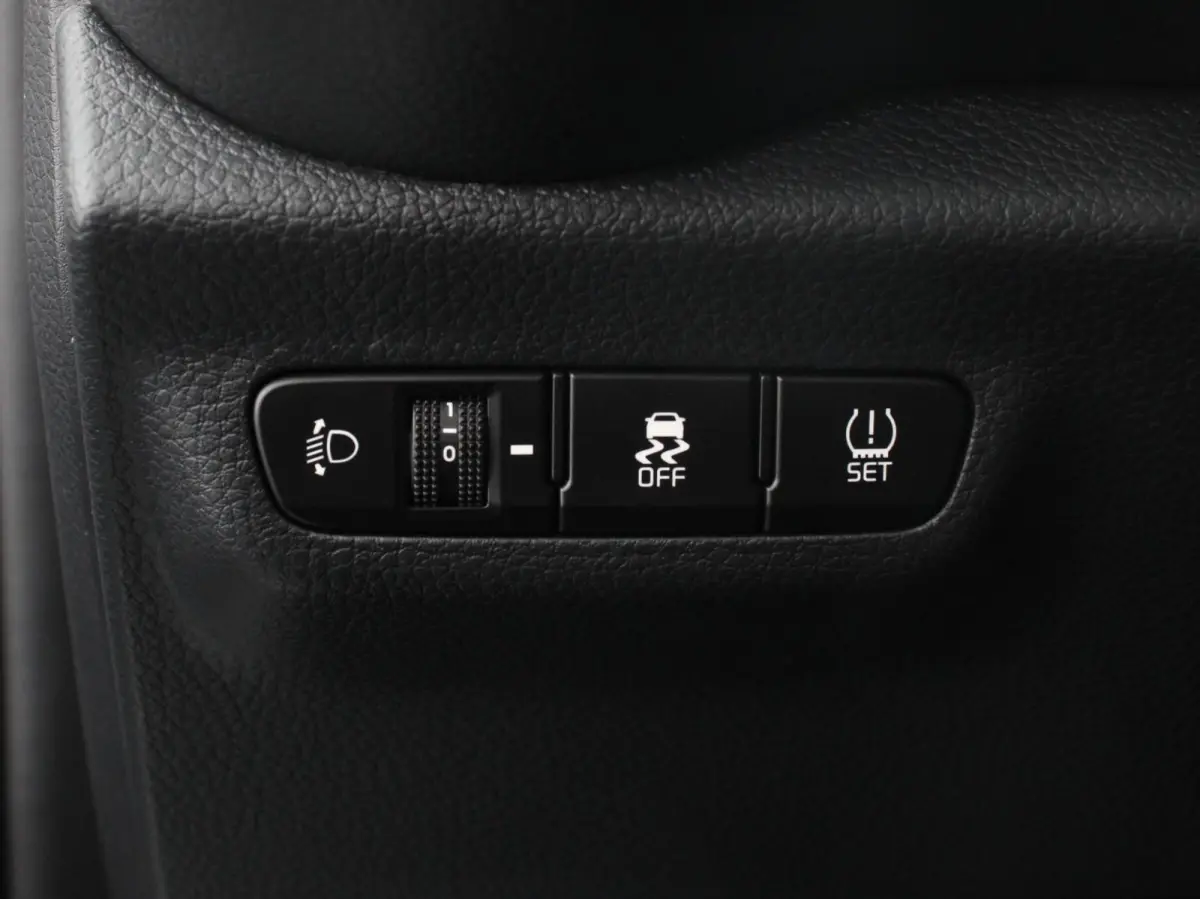 1.0 DPI Automaat DynamicLine DEMO !  Navigatie Apple Carplay/Android auto Airco Camera DAB Bluetooth