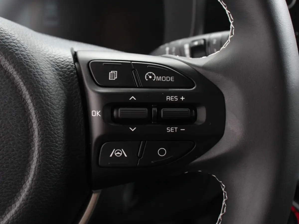 1.0 DPI Automaat DynamicLine DEMO !  Navigatie Apple Carplay/Android auto Airco Camera DAB Bluetooth