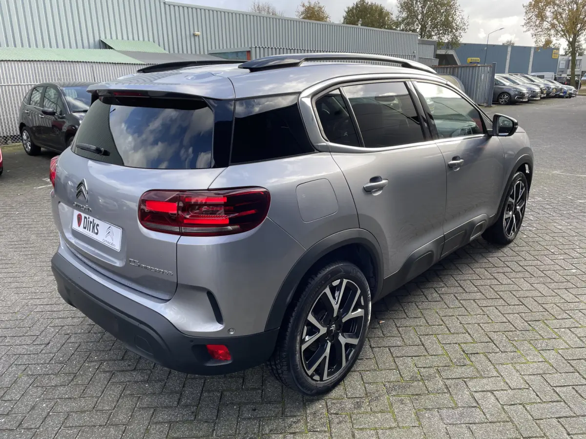 130pk Shine (Camera - Leder incl elektrische verstelling - Stoelverwarming - Keyless Entry - 19" incl 4S - Adaptieve Cruise Controle - Parkeersensoren V+A)