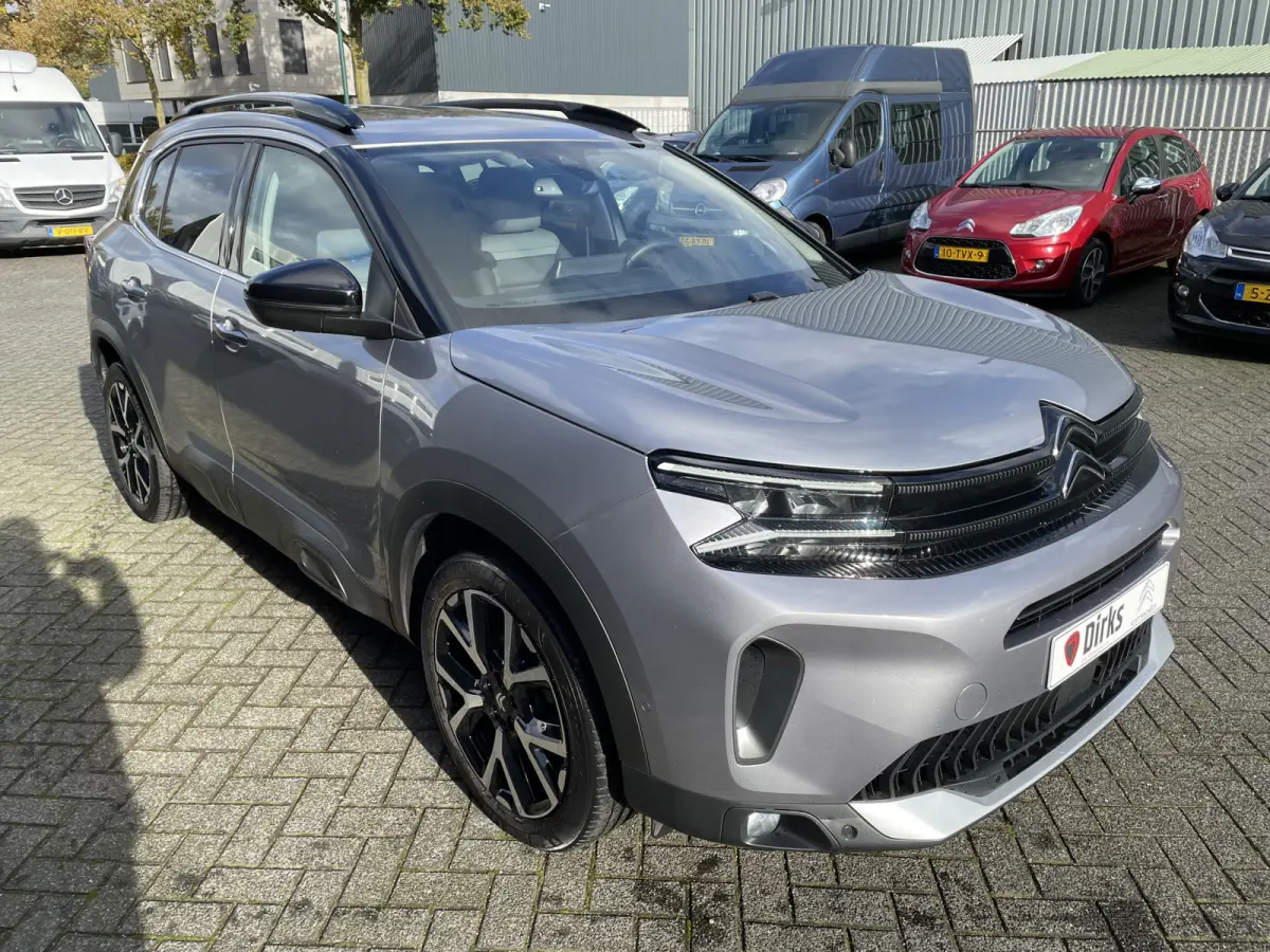 130pk Shine (Camera - Leder incl elektrische verstelling - Stoelverwarming - Keyless Entry - 19" incl 4S - Adaptieve Cruise Controle - Parkeersensoren V+A)