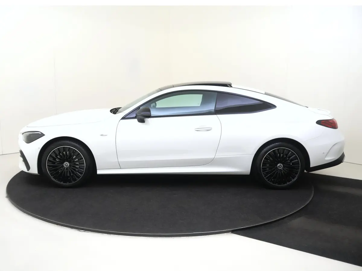 300 e AMG Line / Panoramadak/ 19 inch/ Night/ Burmester/ Digital Light/ Winter Pack/