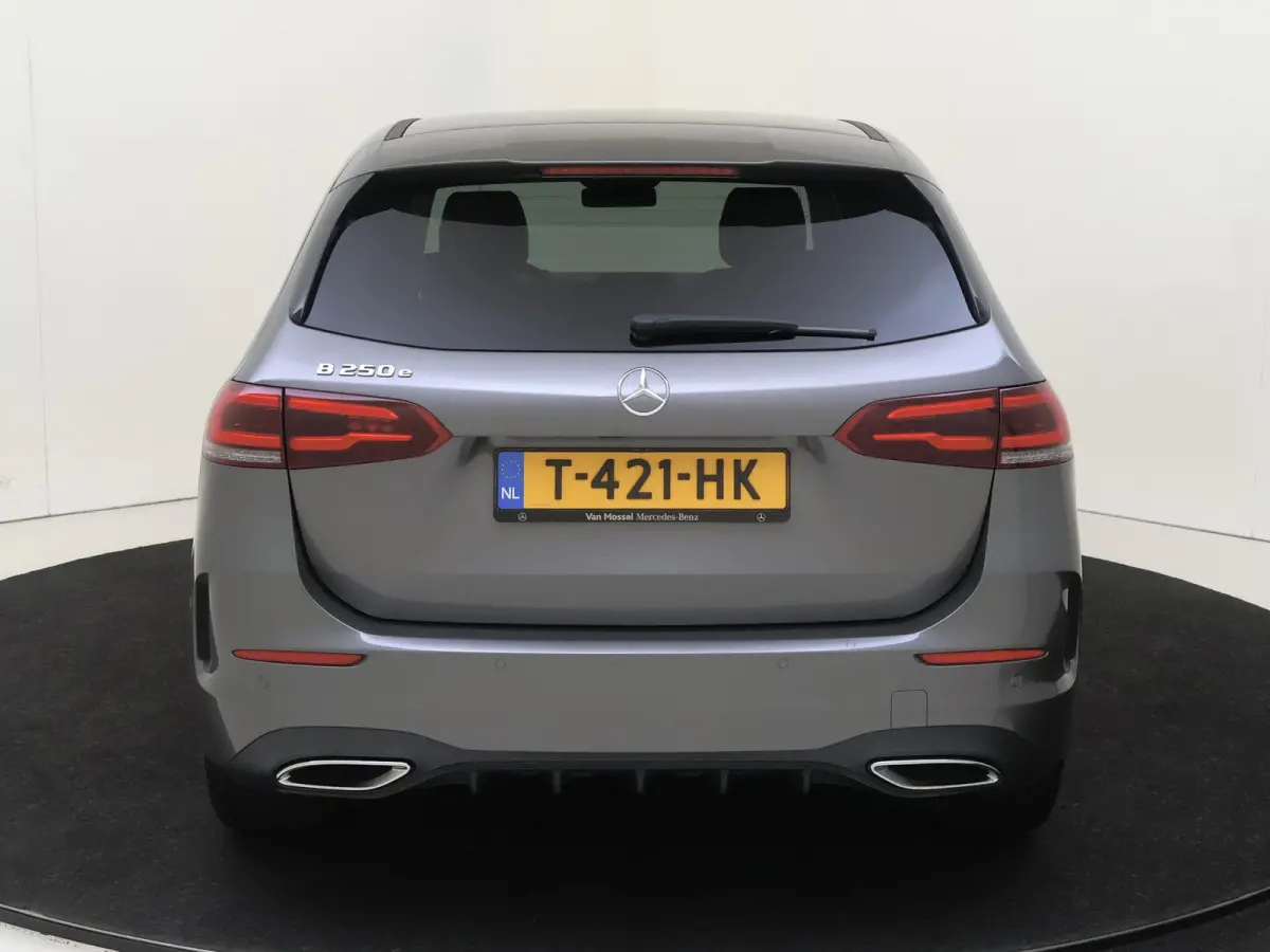 250 e Premium Head-up / Keyless / Nightpakket / Sfeerverlichting / 360 Camera / Stoelverwarming /