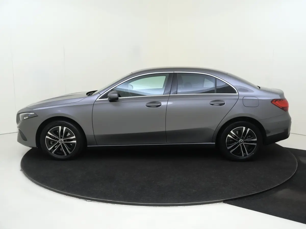 250 e Luxury Line Artico Leder / Parkeercamera / Sfeerverlichting / Stoelverwarming /