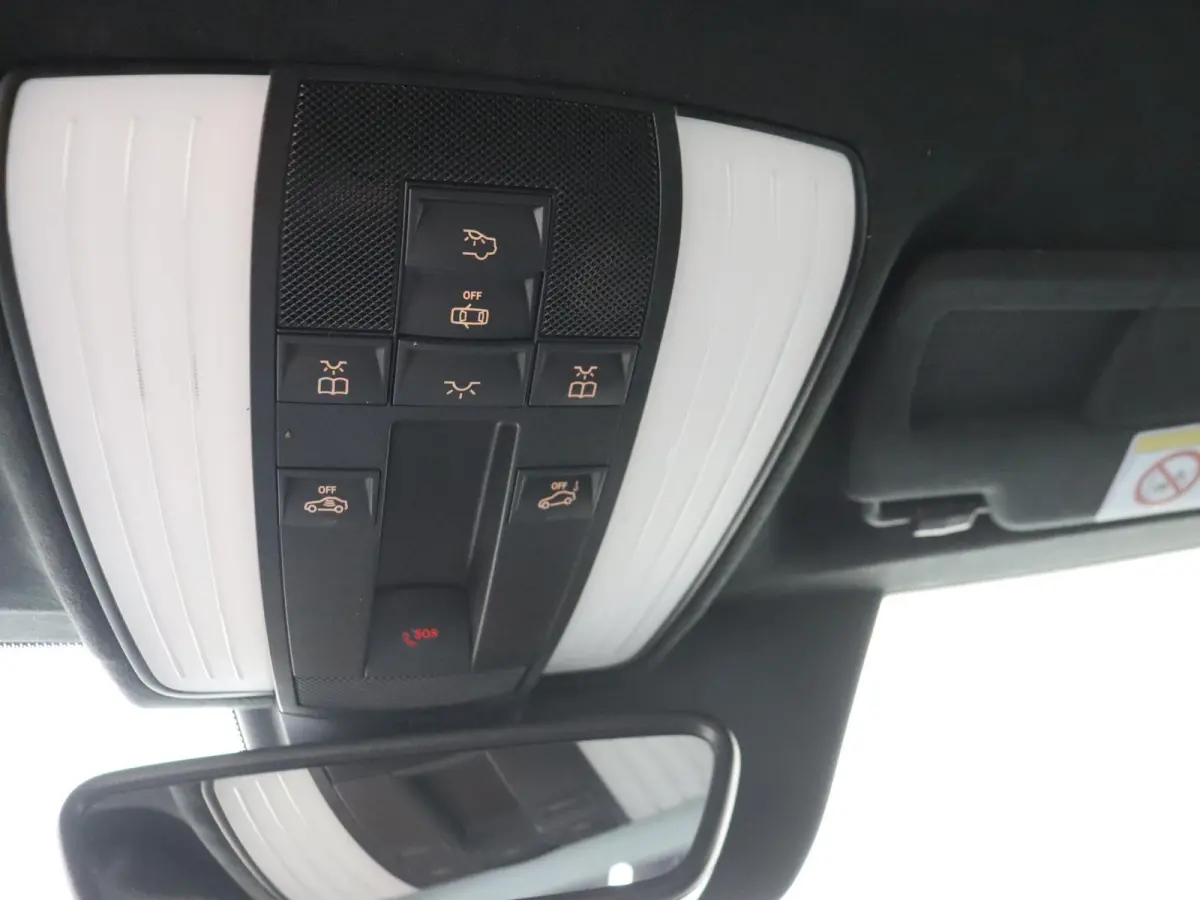 4.0 S / NL Auto/ Perf. Stoelen/ Carbon int+ext/ Panoramadak/ Burmester/ Memory