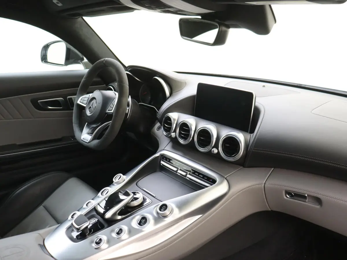 4.0 S / NL Auto/ Perf. Stoelen/ Carbon int+ext/ Panoramadak/ Burmester/ Memory