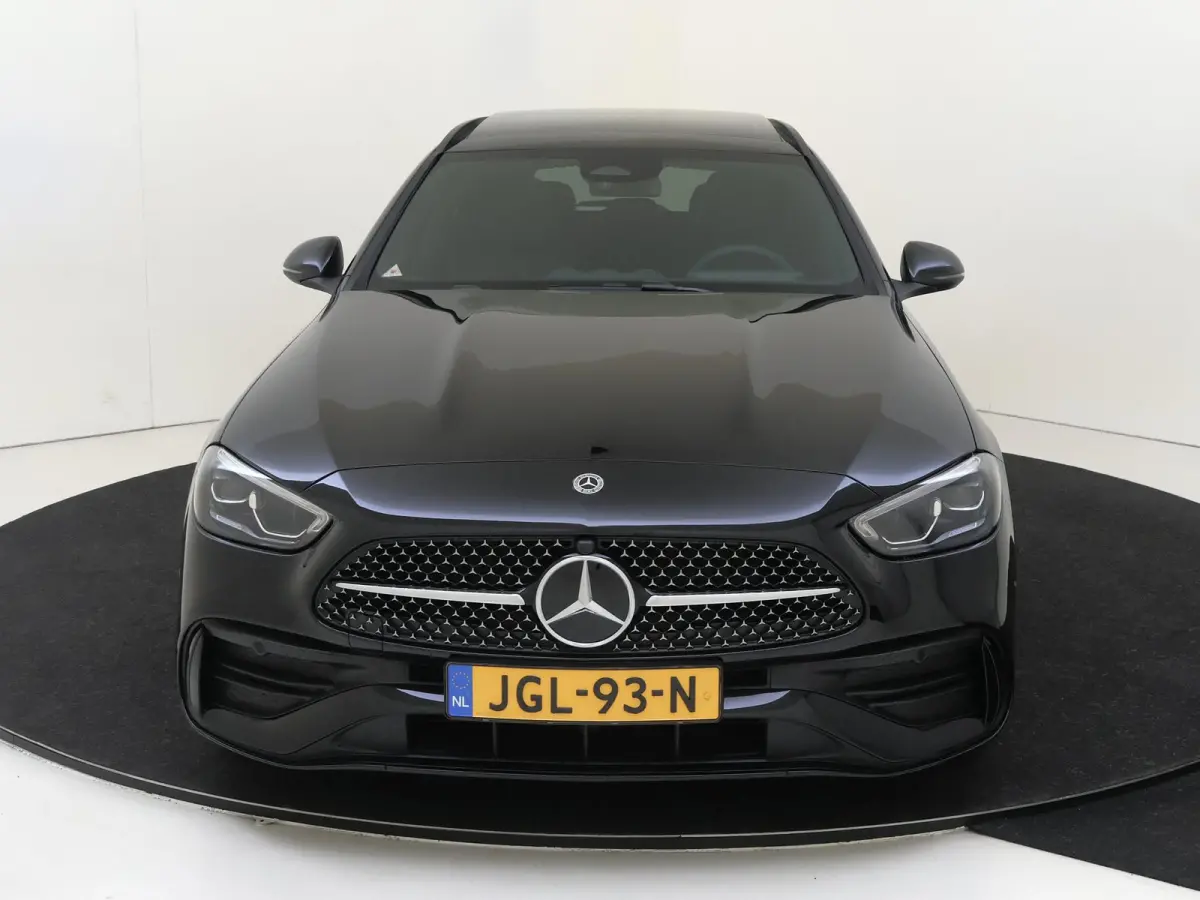 180 Business Solution AMG Panoramadak / Memory Seats / Artico leder / Parkeercamera / Winterpakket /