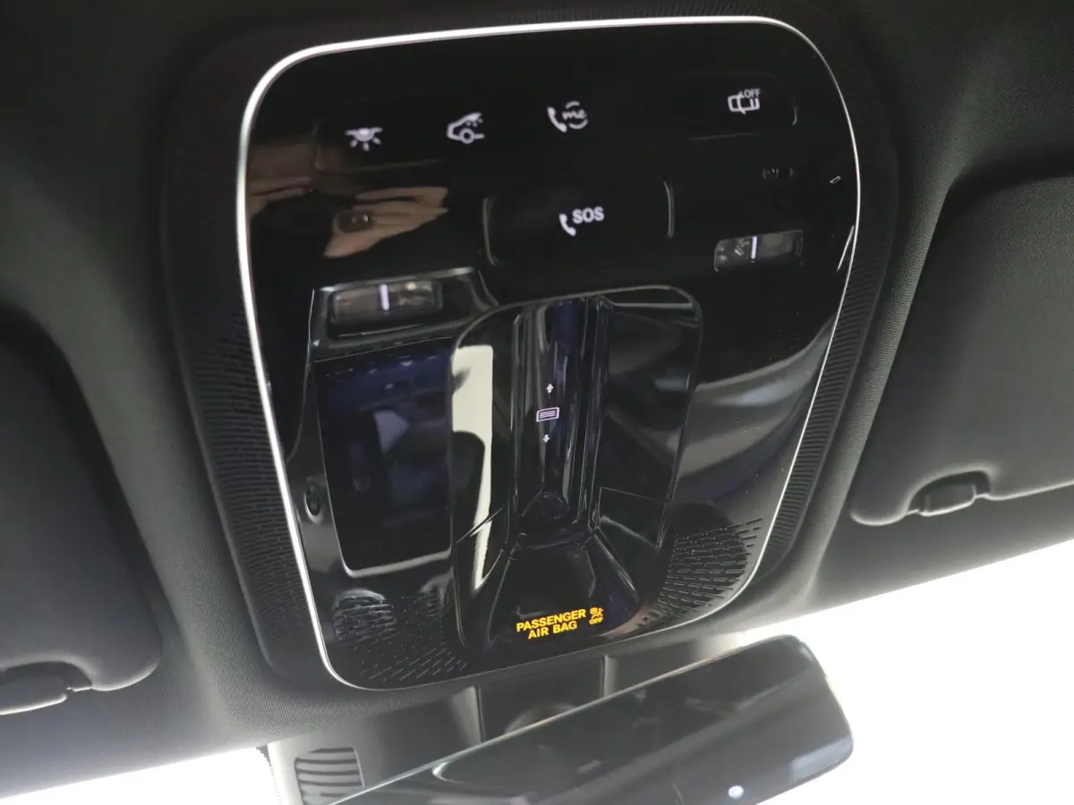 180 Business Solution AMG Panoramadak / Memory Seats / Artico leder / Parkeercamera / Winterpakket /