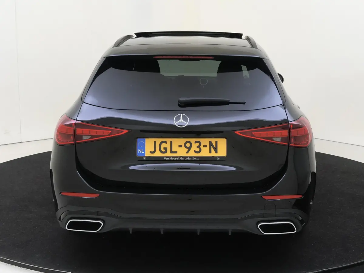 180 Business Solution AMG Panoramadak / Memory Seats / Artico leder / Parkeercamera / Winterpakket /