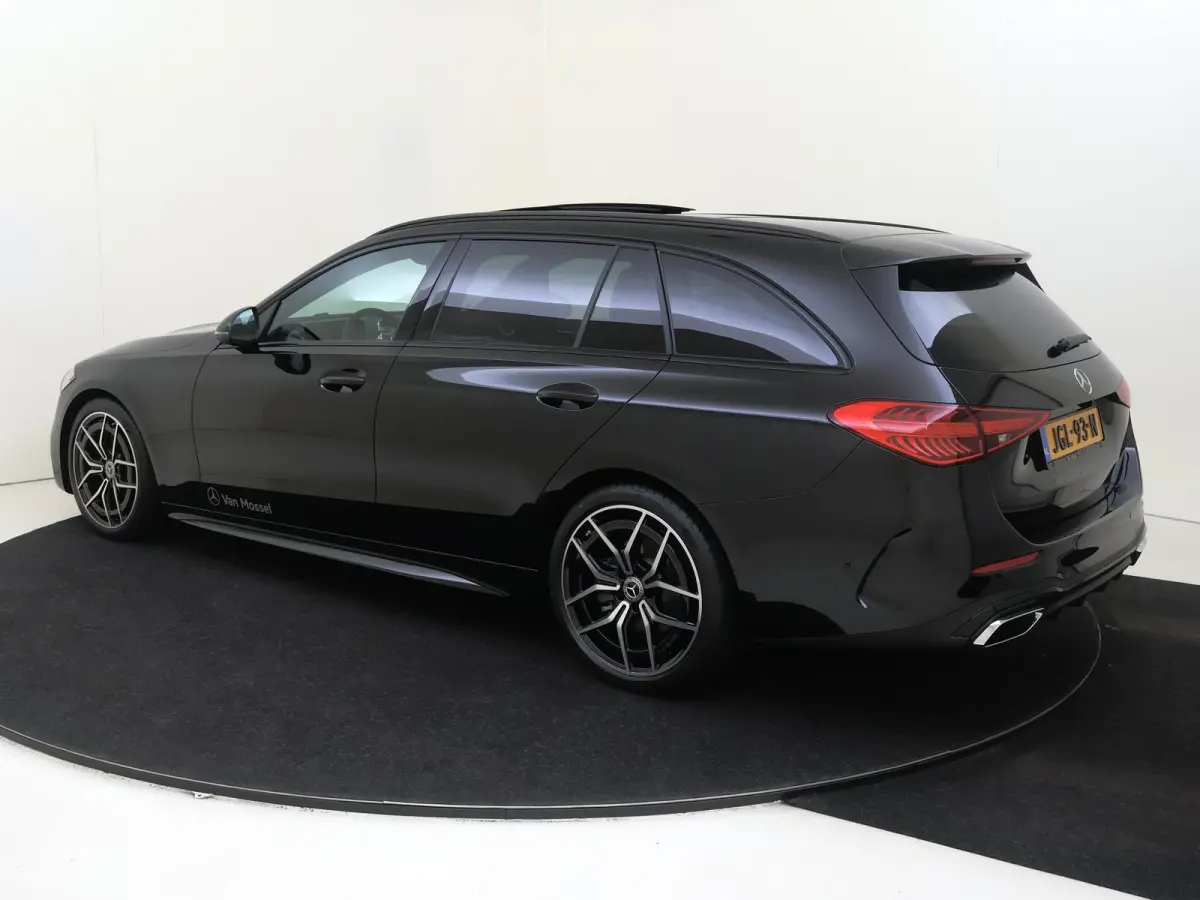 180 Business Solution AMG Panoramadak / Memory Seats / Artico leder / Parkeercamera / Winterpakket /