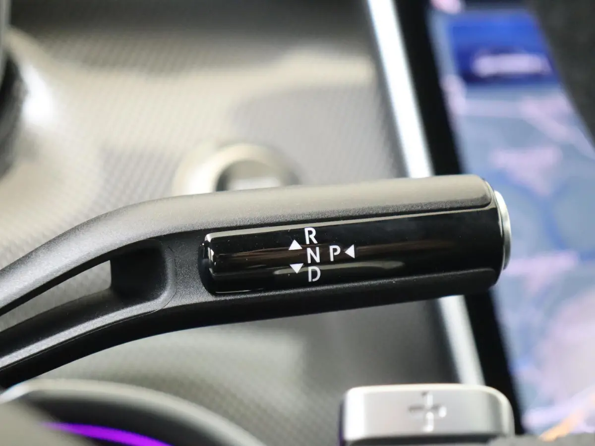 180 Business Solution AMG Panoramadak / Memory Seats / Artico leder / Parkeercamera / Winterpakket /