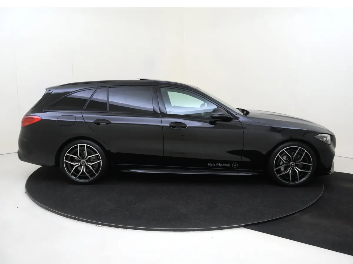 180 Business Solution AMG Panoramadak / Memory Seats / Artico leder / Parkeercamera / Winterpakket /