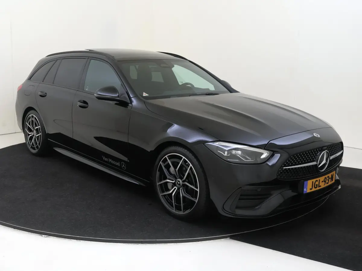 180 Business Solution AMG Panoramadak / Memory Seats / Artico leder / Parkeercamera / Winterpakket /